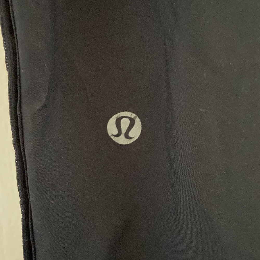 Lululemon Dance Studio Capri Joggers - Picture 5 of 8